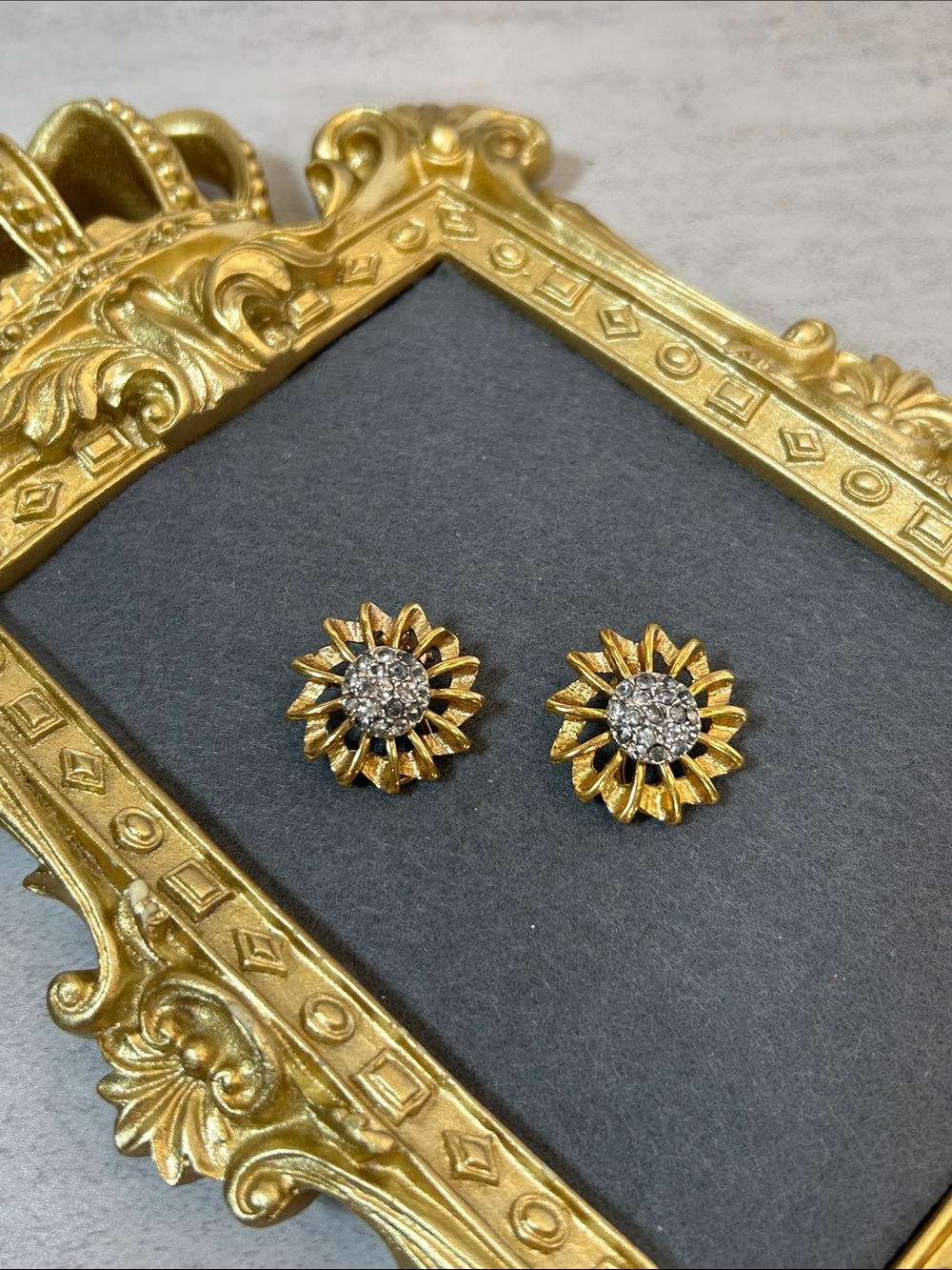Vintage Gold Sunflower Crystal Clip Earrings - Elegant Women's Jewelry